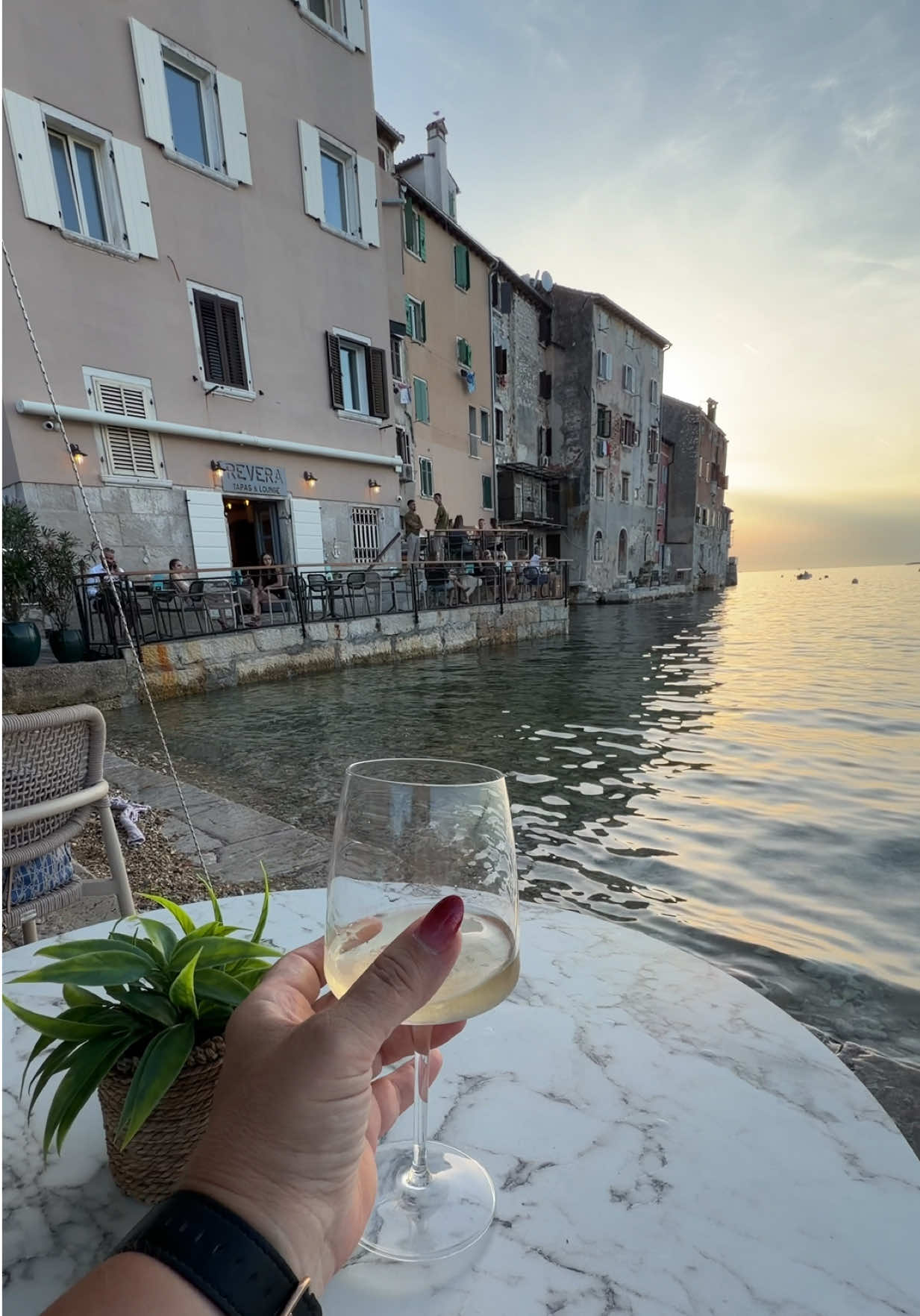 @Travelismytherapy - Zizi -