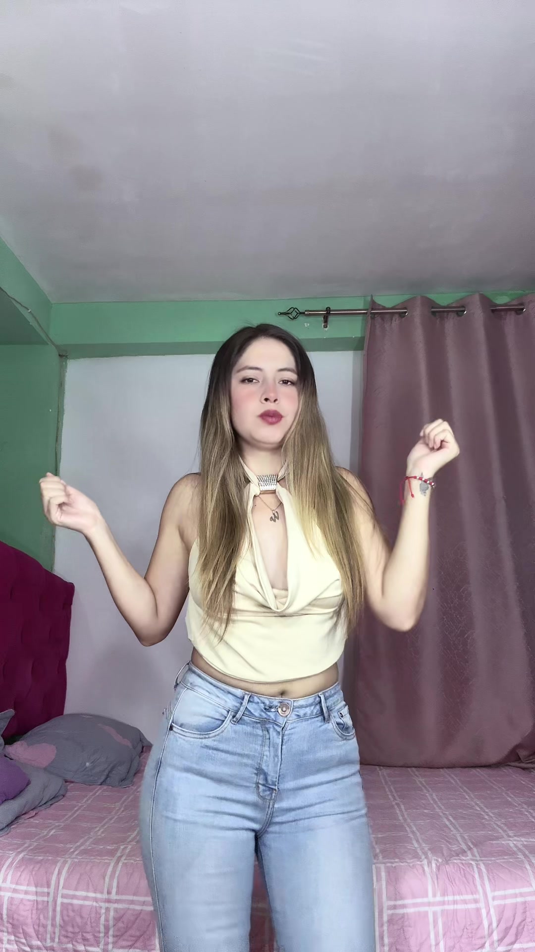 @🐰