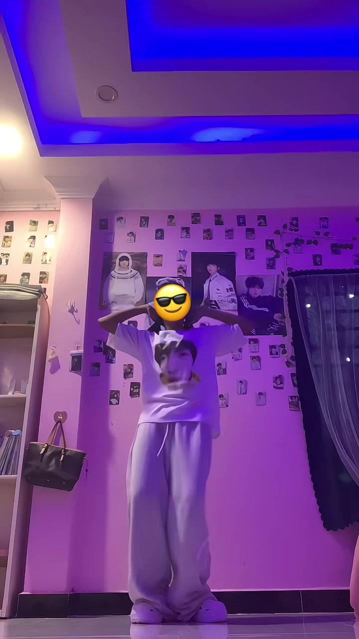 @EINMOVES