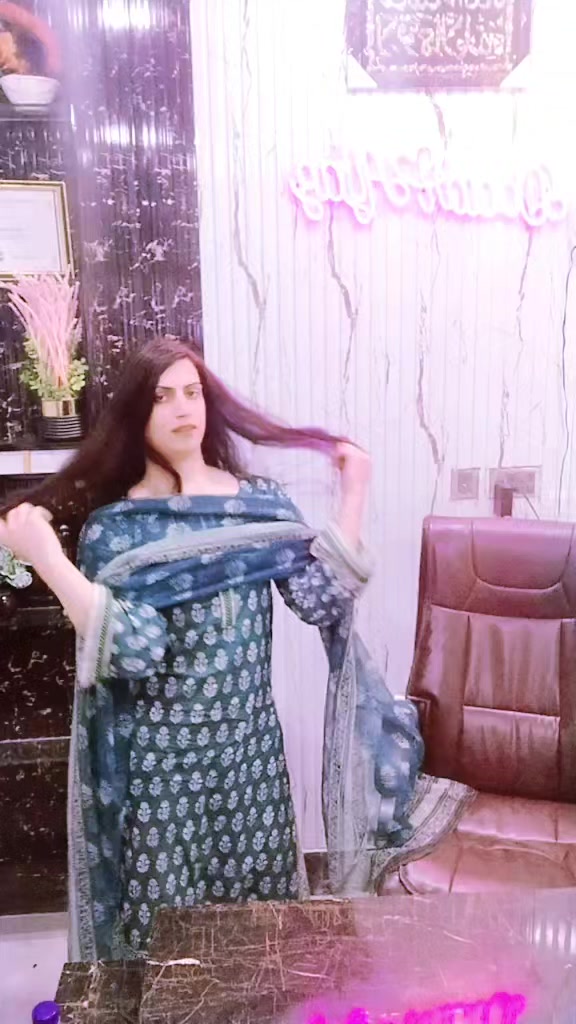 @nainakashaamiri