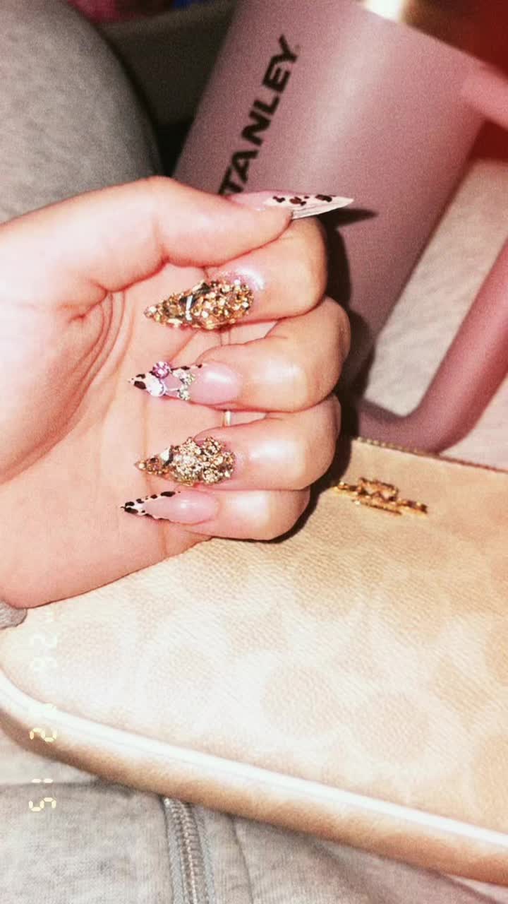 @sheyshey❦