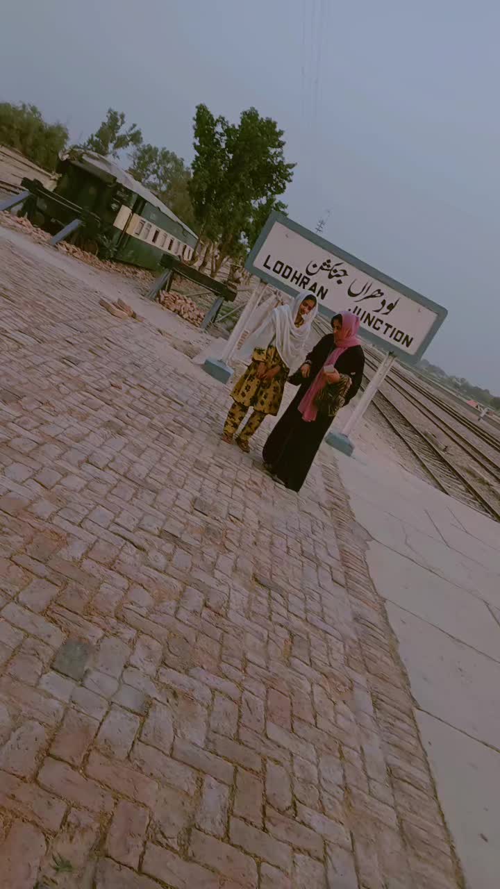@Farahcreates1