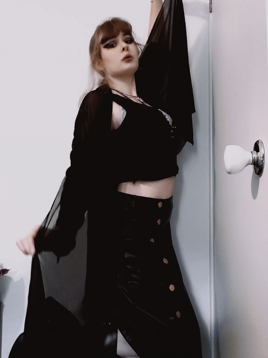 @Bluebrry Goth 🖤