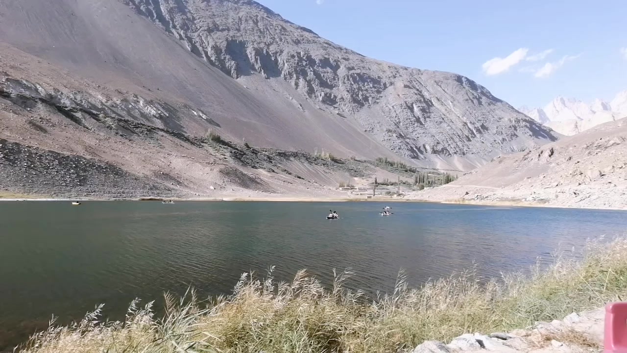 @Travel_with_Waqas