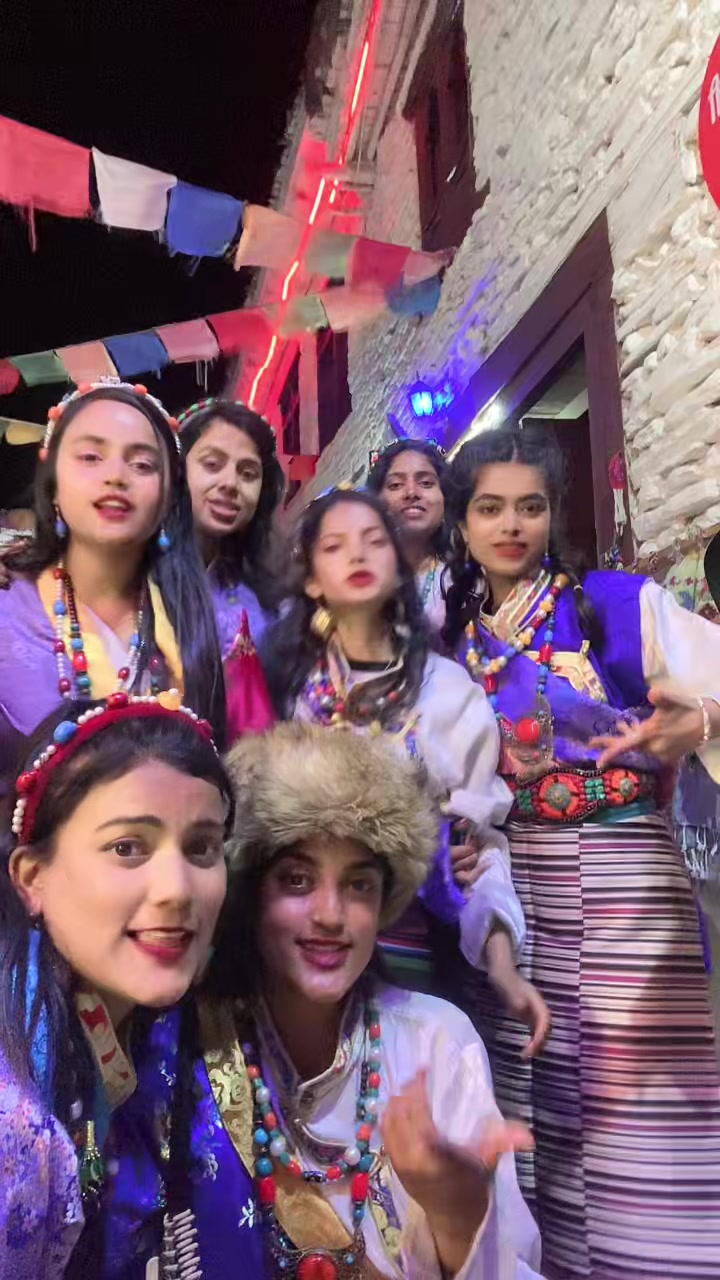 @Aarti Yadav🦜🦋