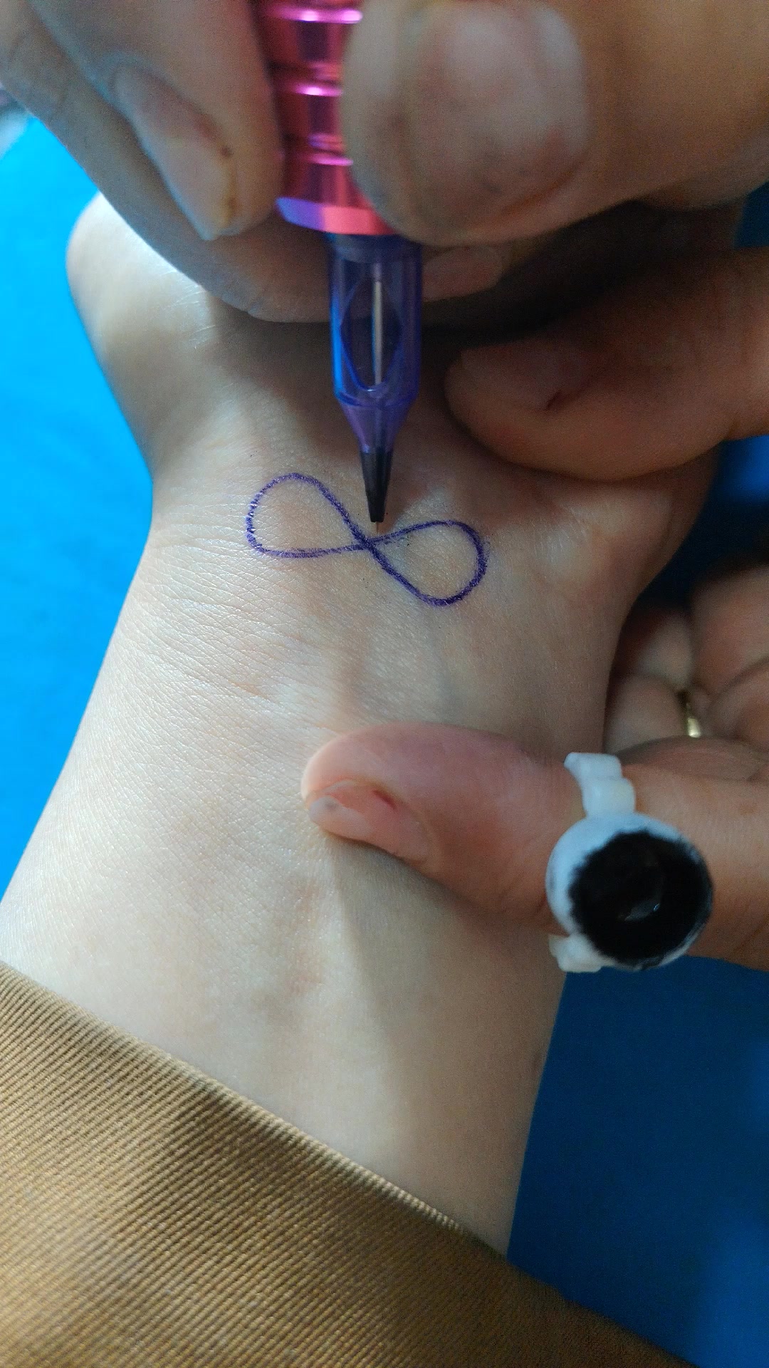 @Yardımlı İnci g&ouml;zəlik salonu