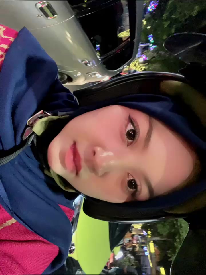 @Dewwiiiii