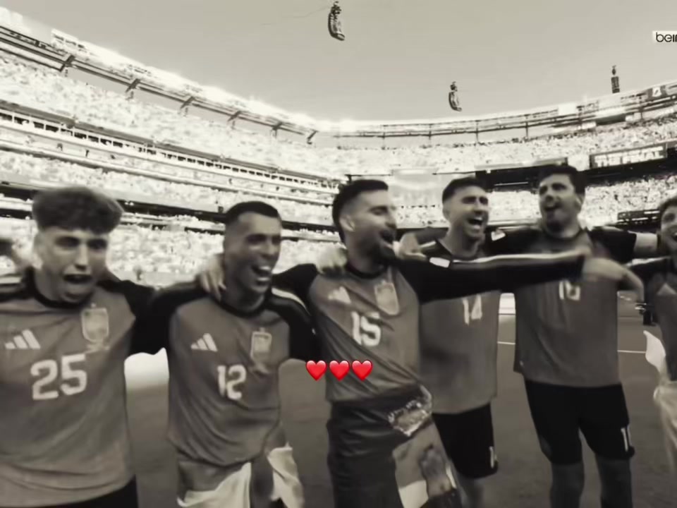 @𝐇