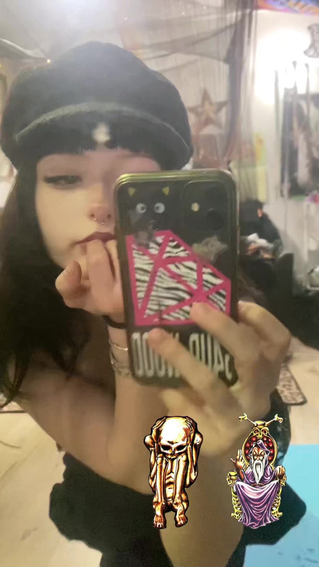 @♱