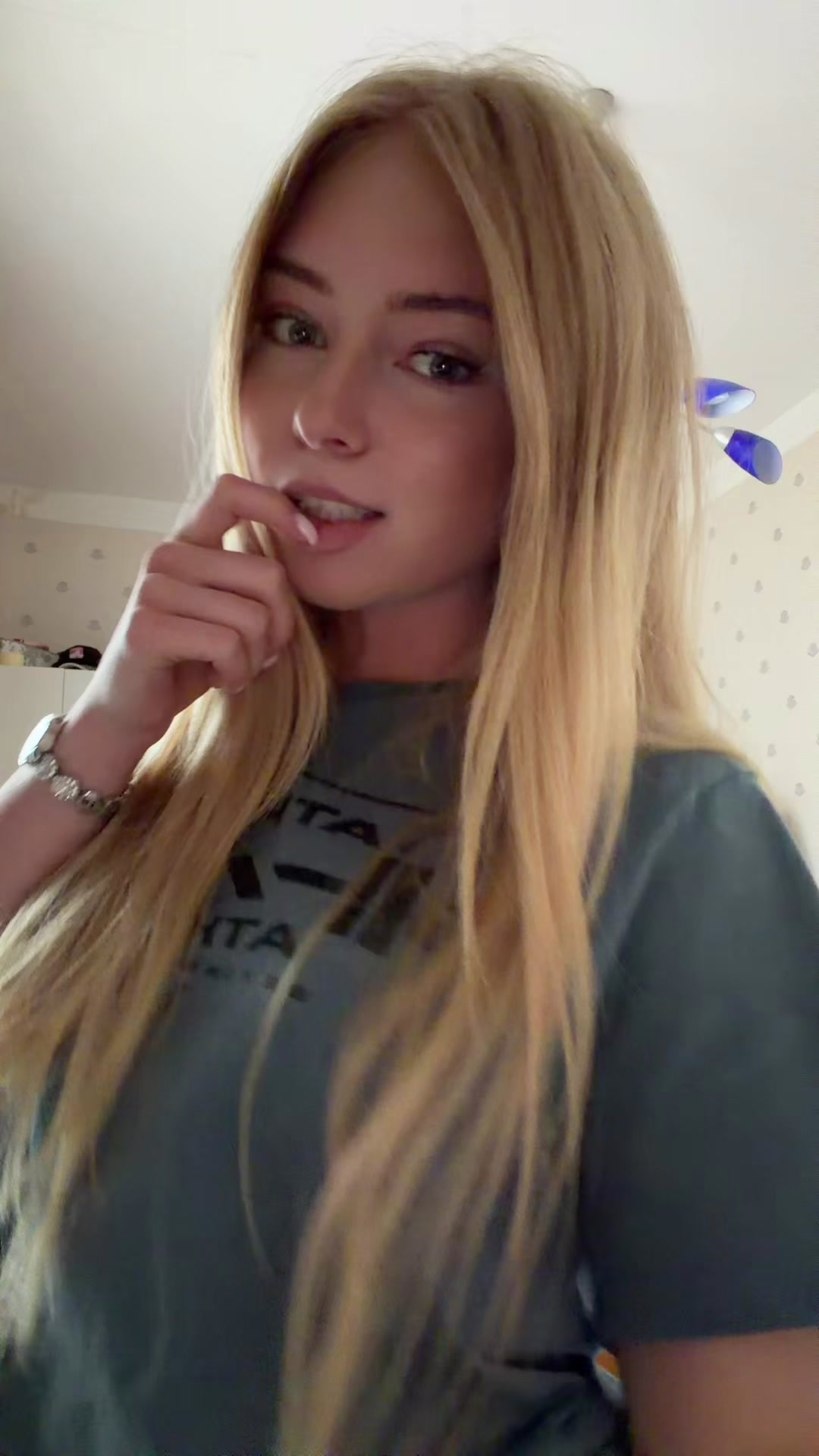 @Кузя 🖤