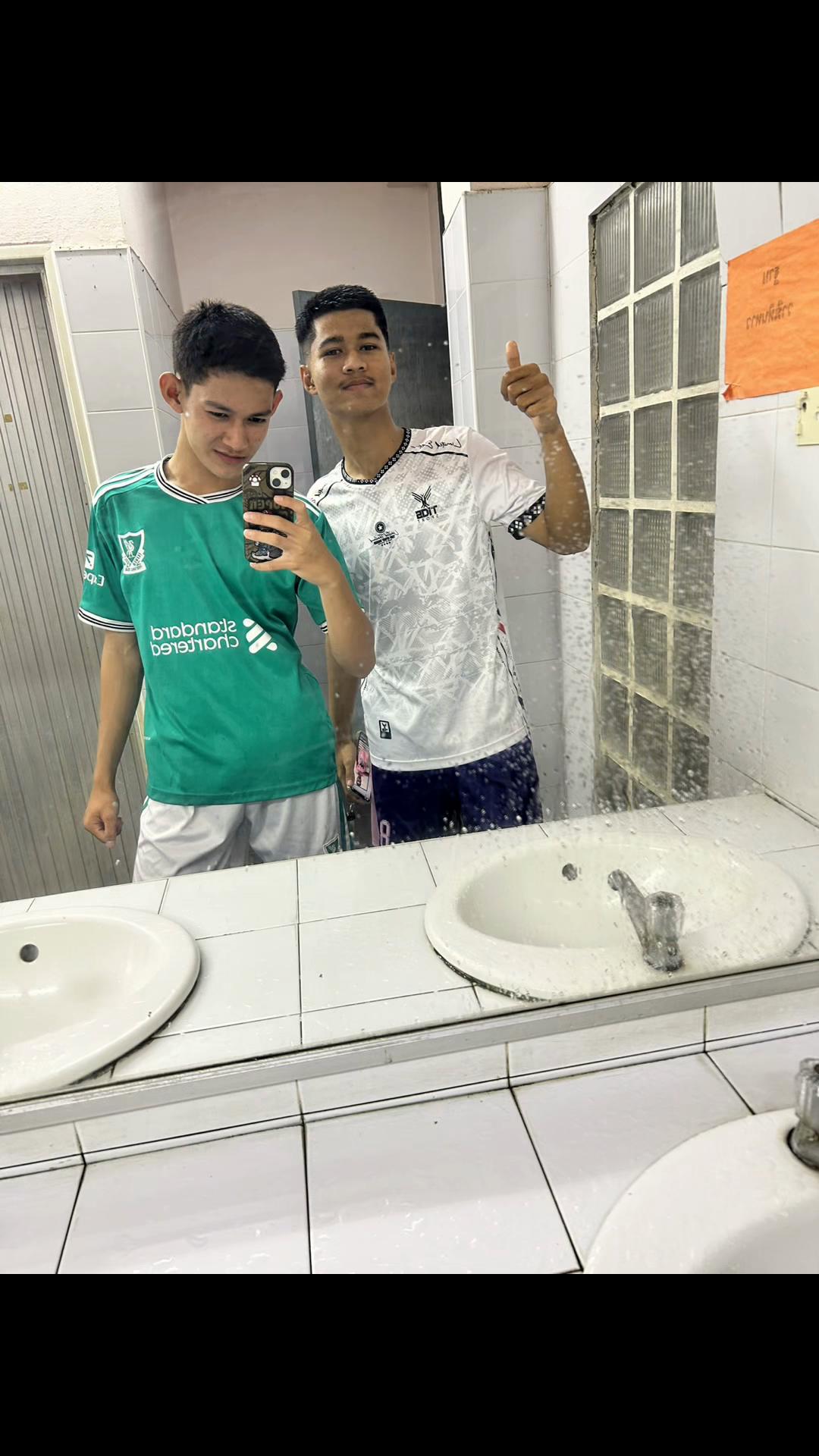 @Zeed.