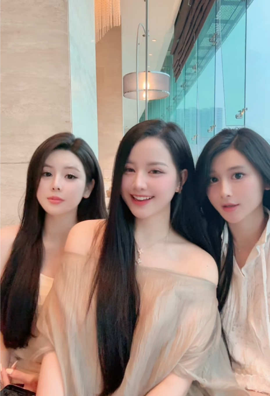 @H&agrave; Lee 🤍