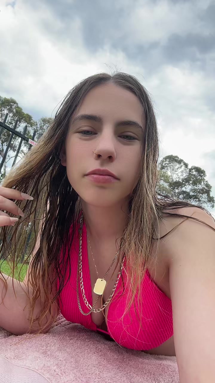 @🎭