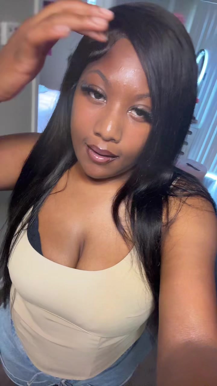 @nicoleee_