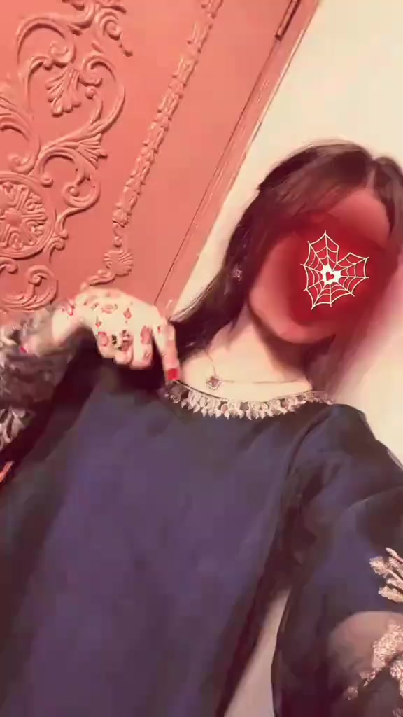 @🦋 𝑄𝑢𝑒𝑒𝑛 🦋