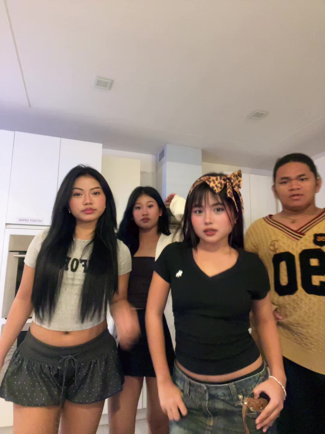 @Neneng G