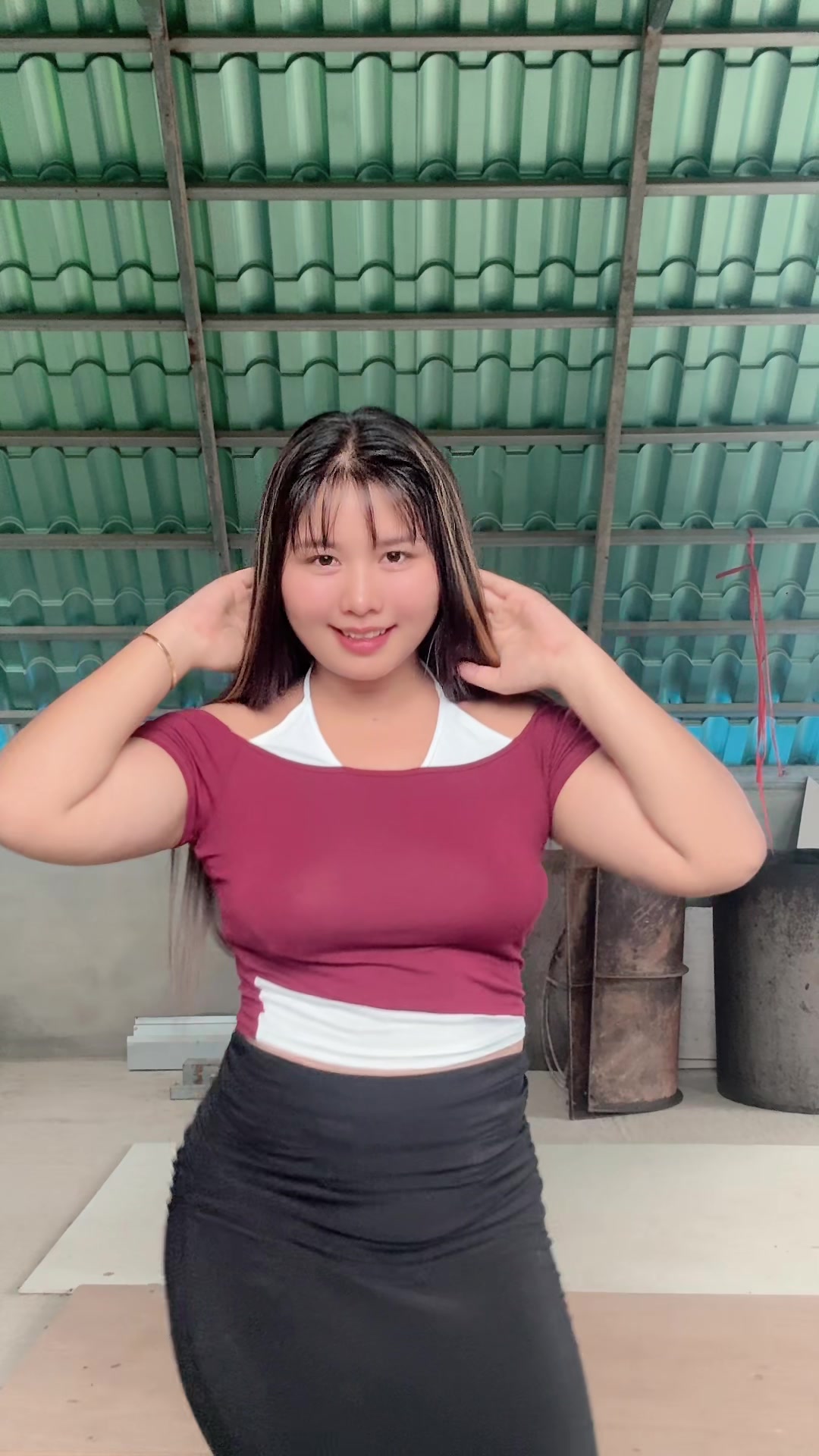 @Shwe Yie ♒️(ခေတ်ဆန်းယဉ် 👗🧵)