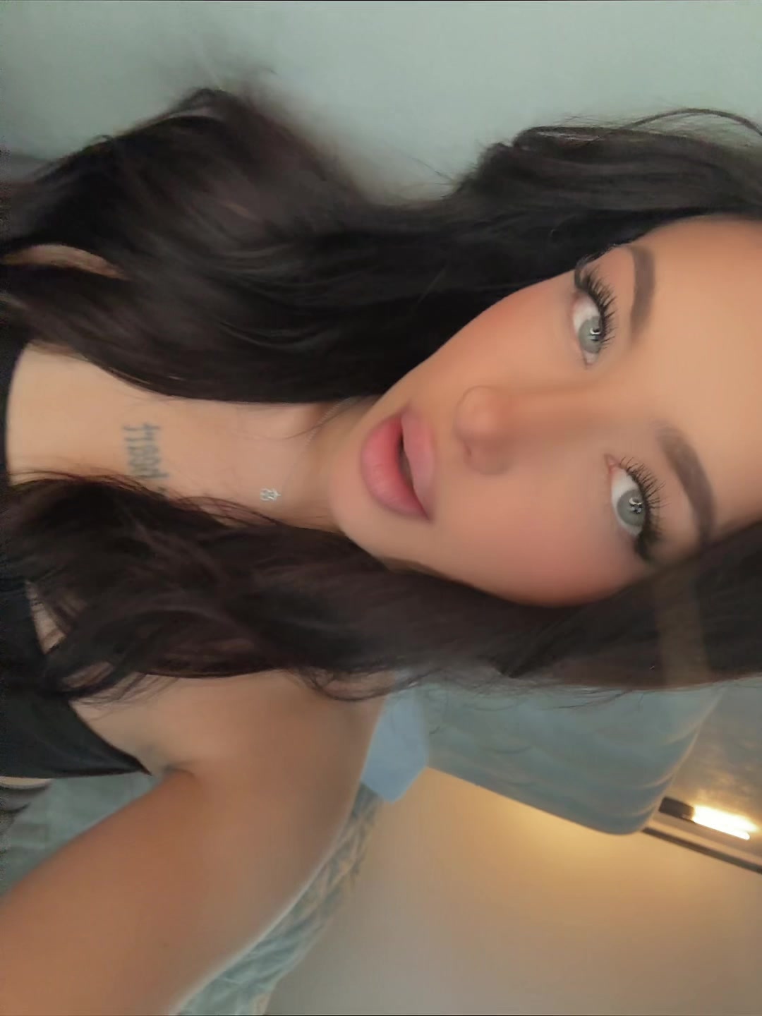 @Darya🕊️