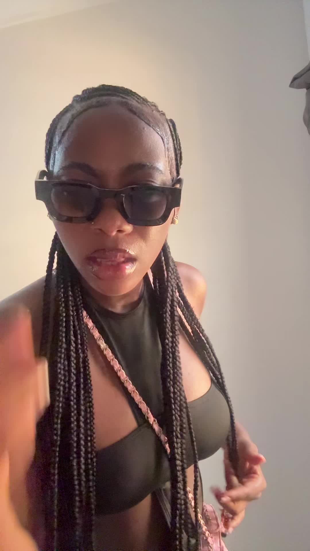@GEE QUEEN
