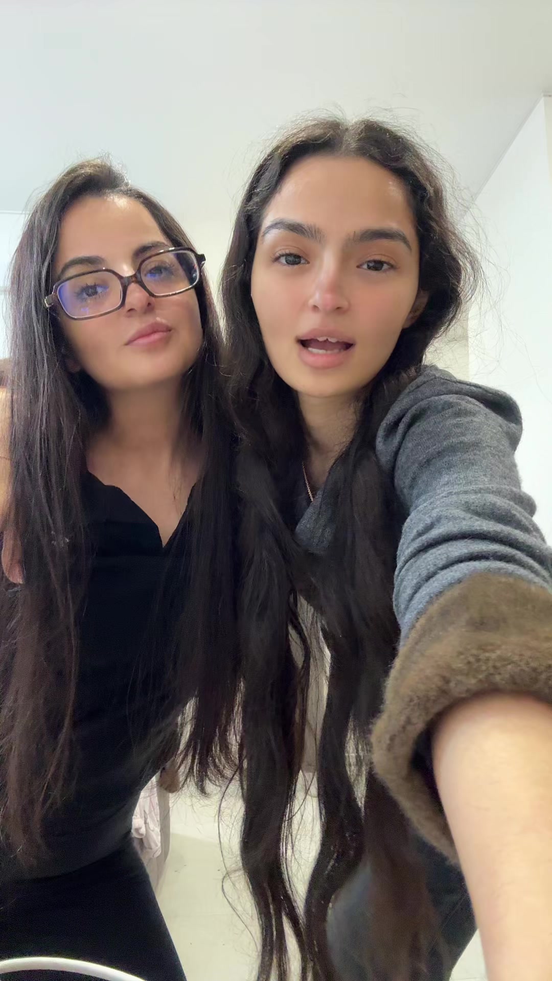 @Angelica_25