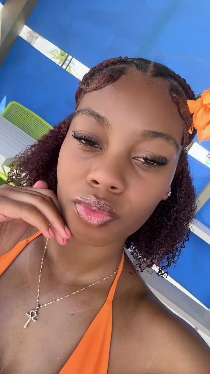 @Fefe🌺