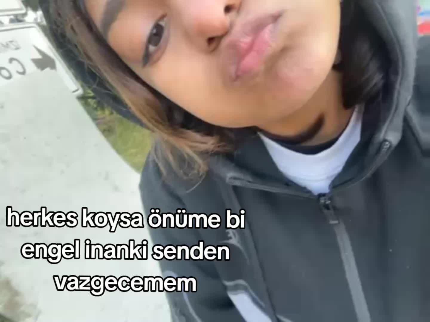 @Esmmerrrbombbaaa