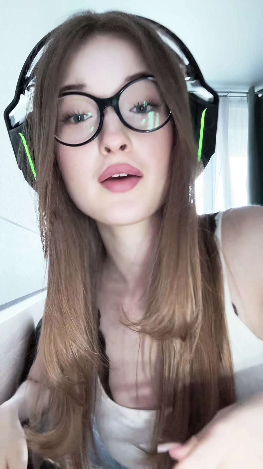 @pplluuxxaa