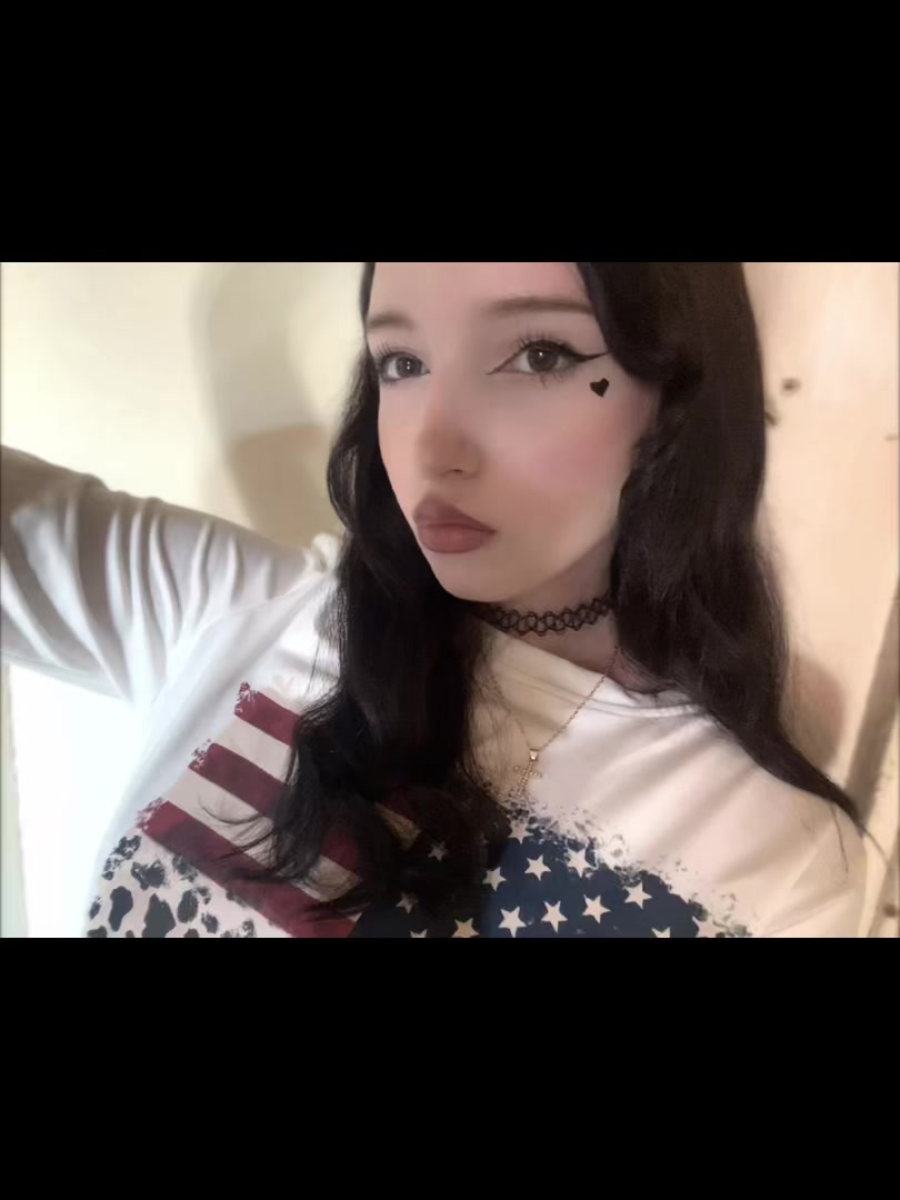 @𝐼𝑛𝑠𝑜𝑚𝑛𝑖𝑎♡