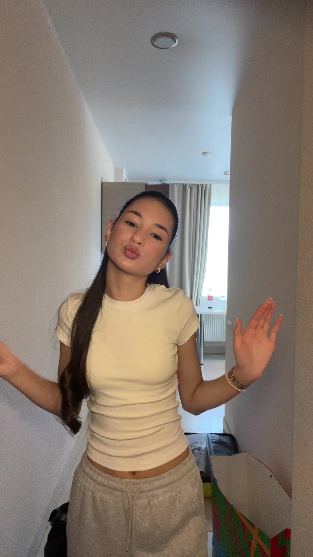 @khhh