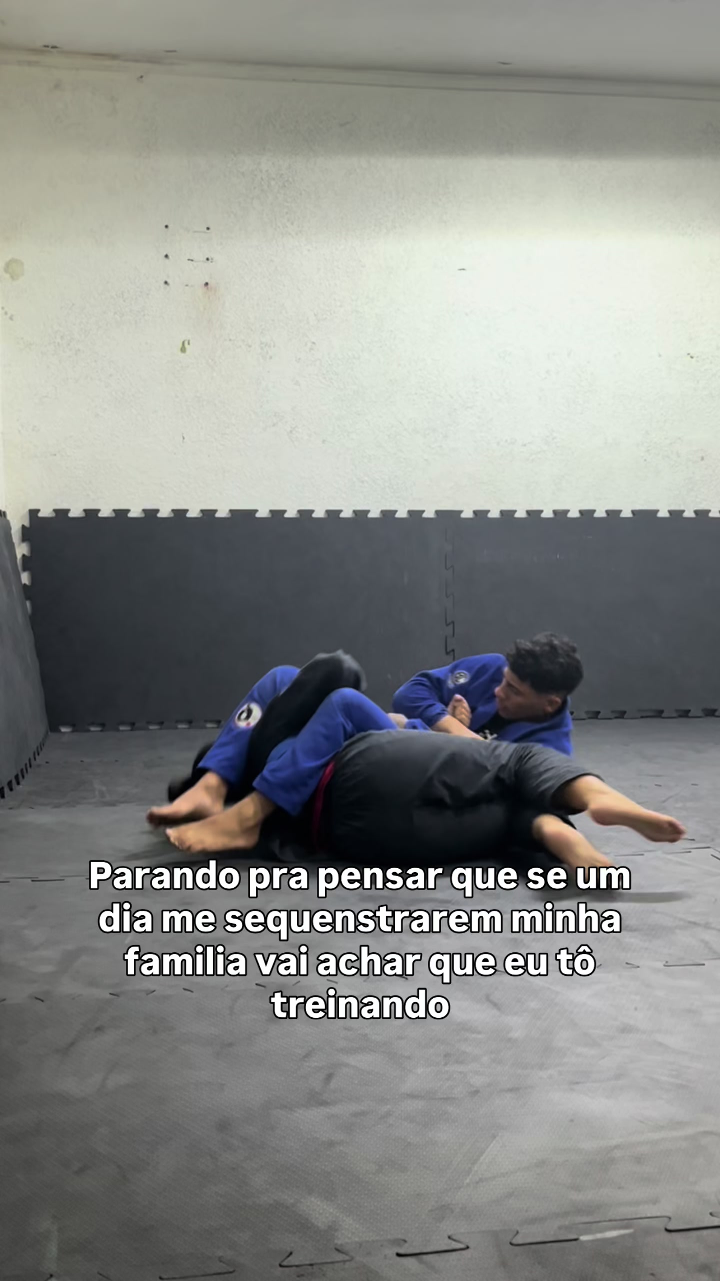 @carolineferreira_04