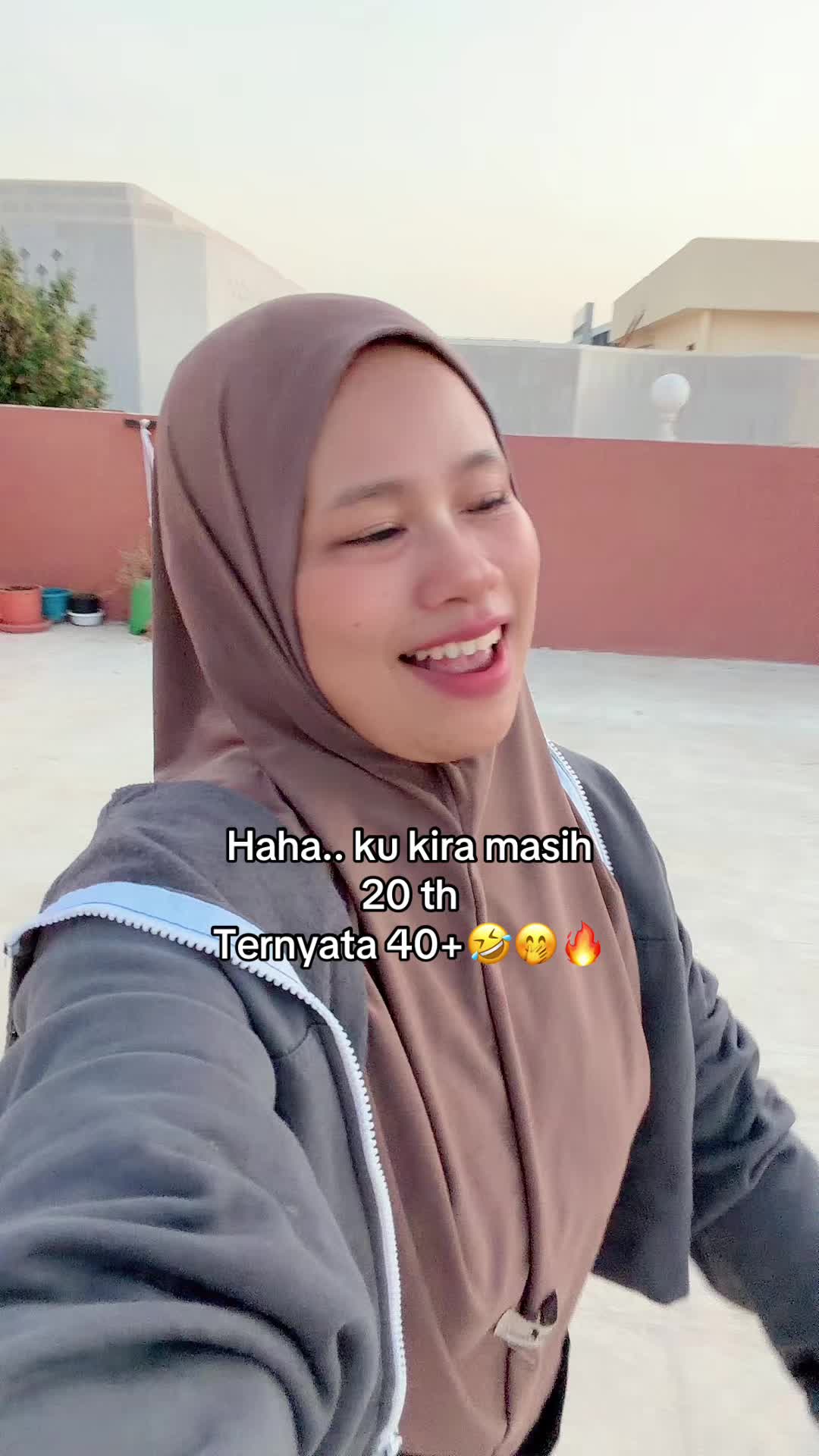 @lily