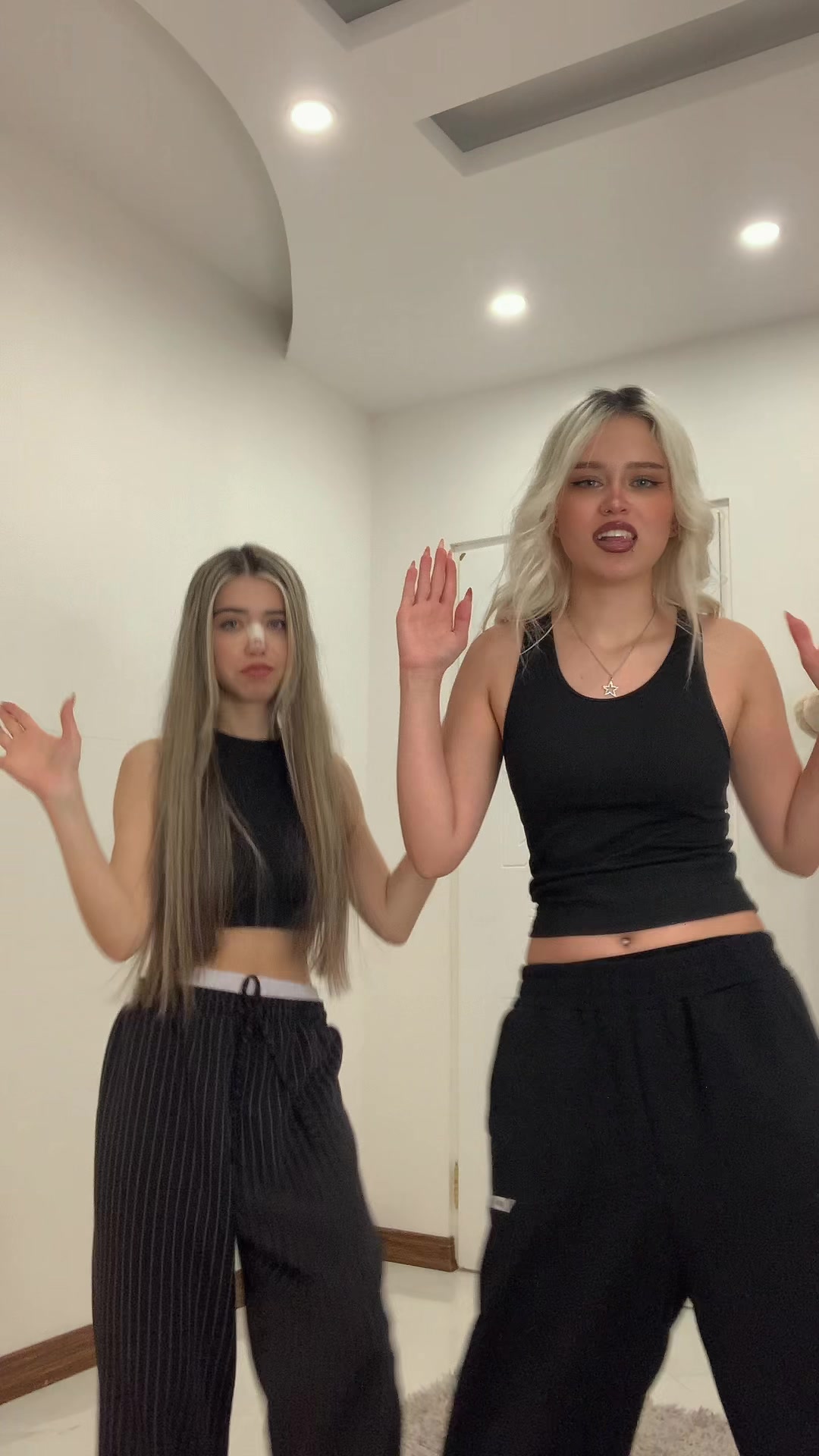 @heliaydn