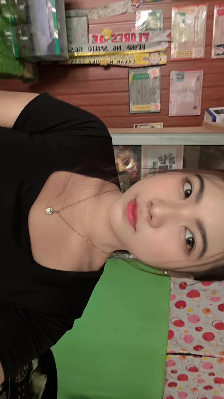 @urgirl_crxtn