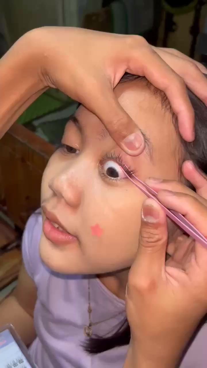 @ELLIE SALVADOR