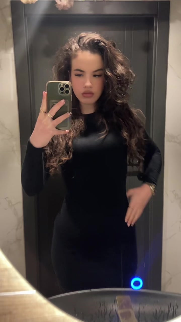 @𝑽𝒂𝒍𝒆💋