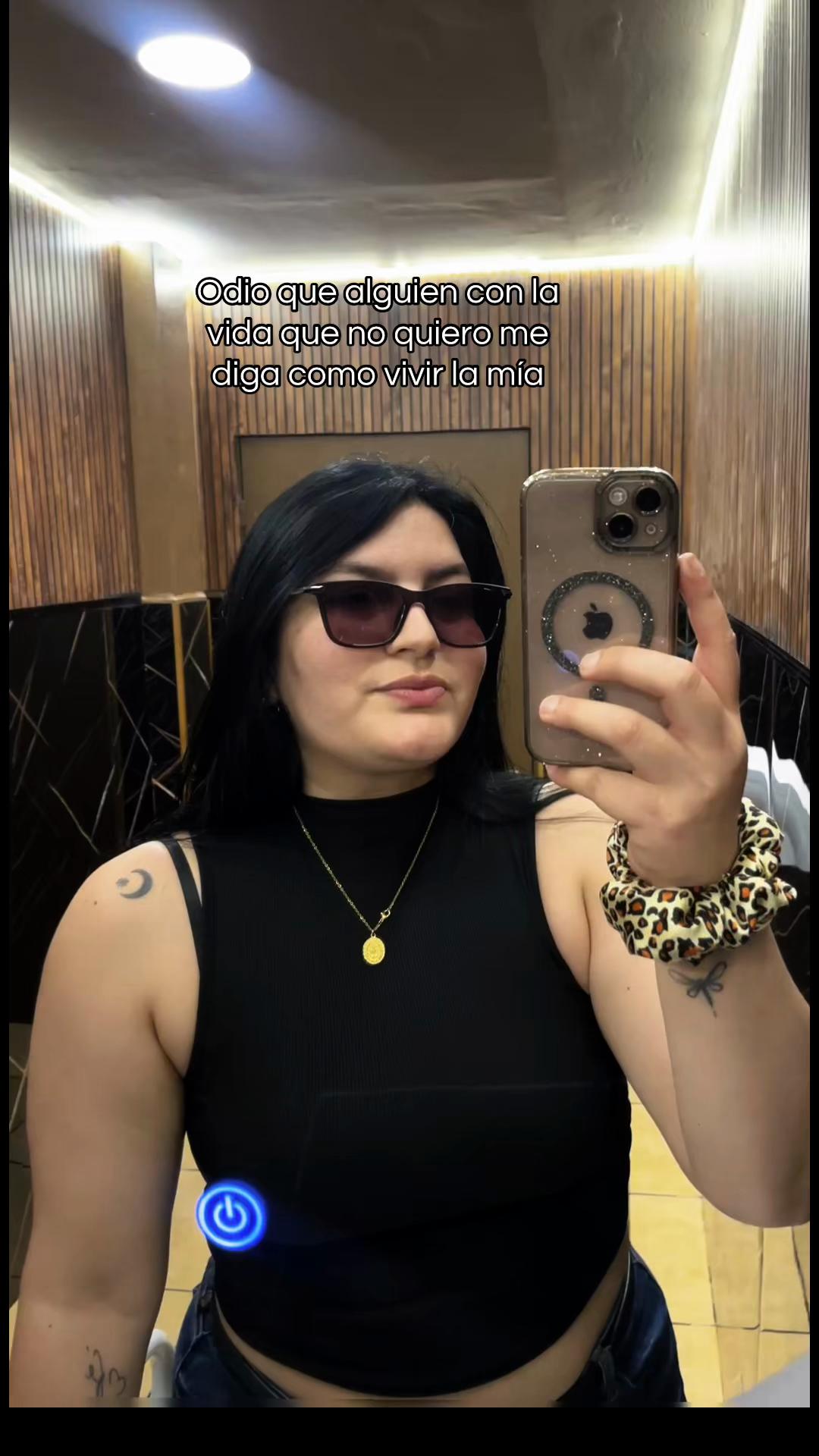@🐅🫰🏻