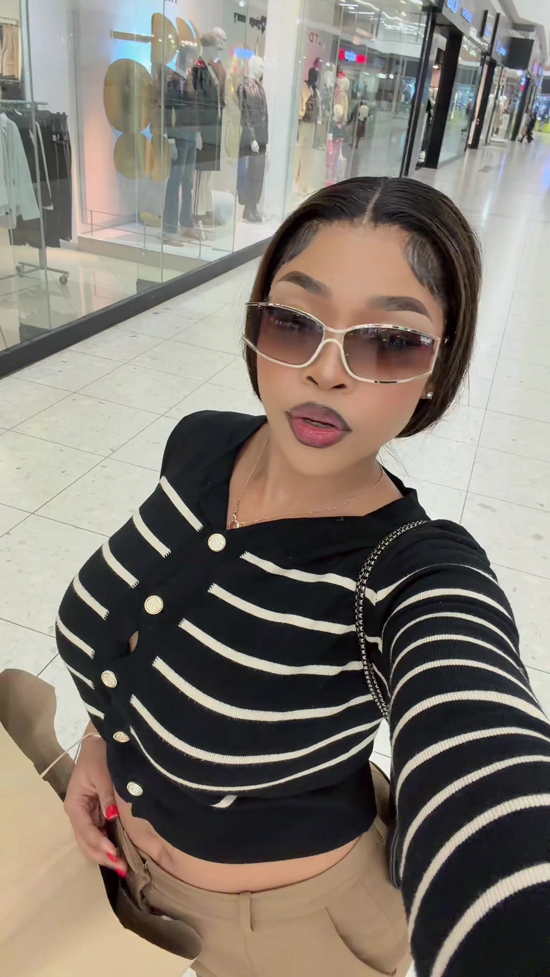 @aunty_ano