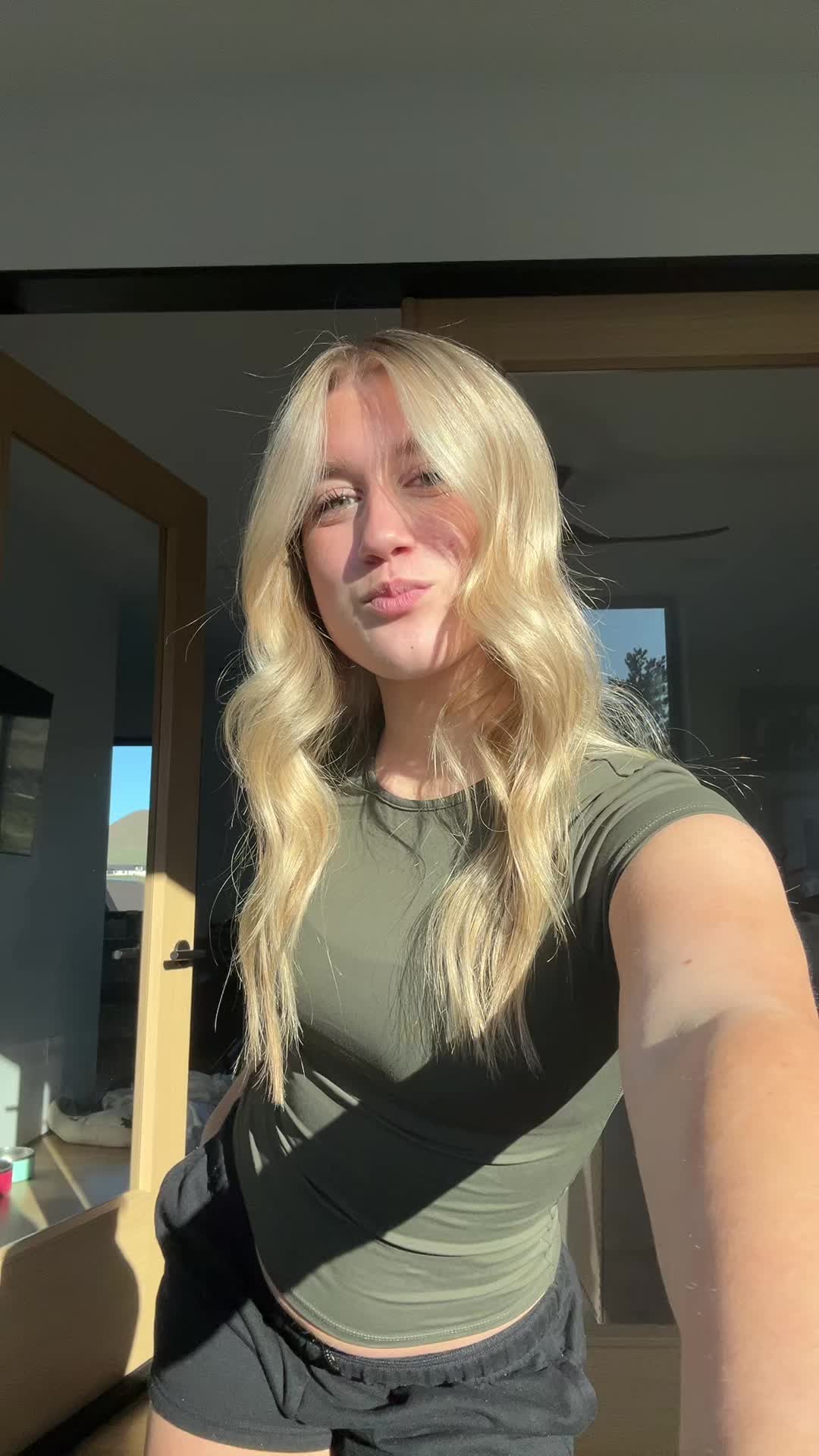 @Betsy👯&zwj;♀️✨