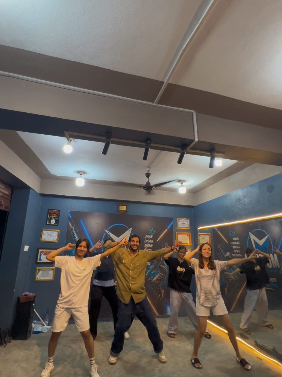 @Dancer Niroz619