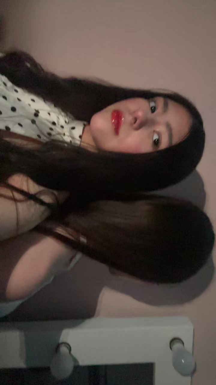 @vanessamoraless._