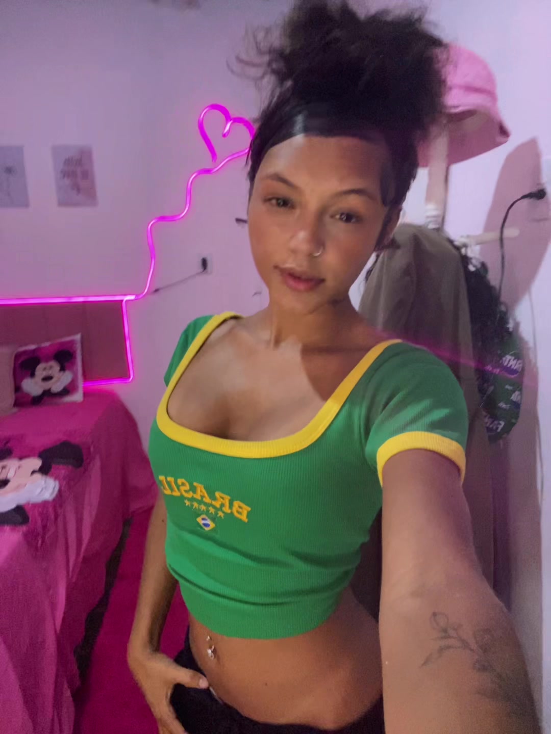 @adriely2105