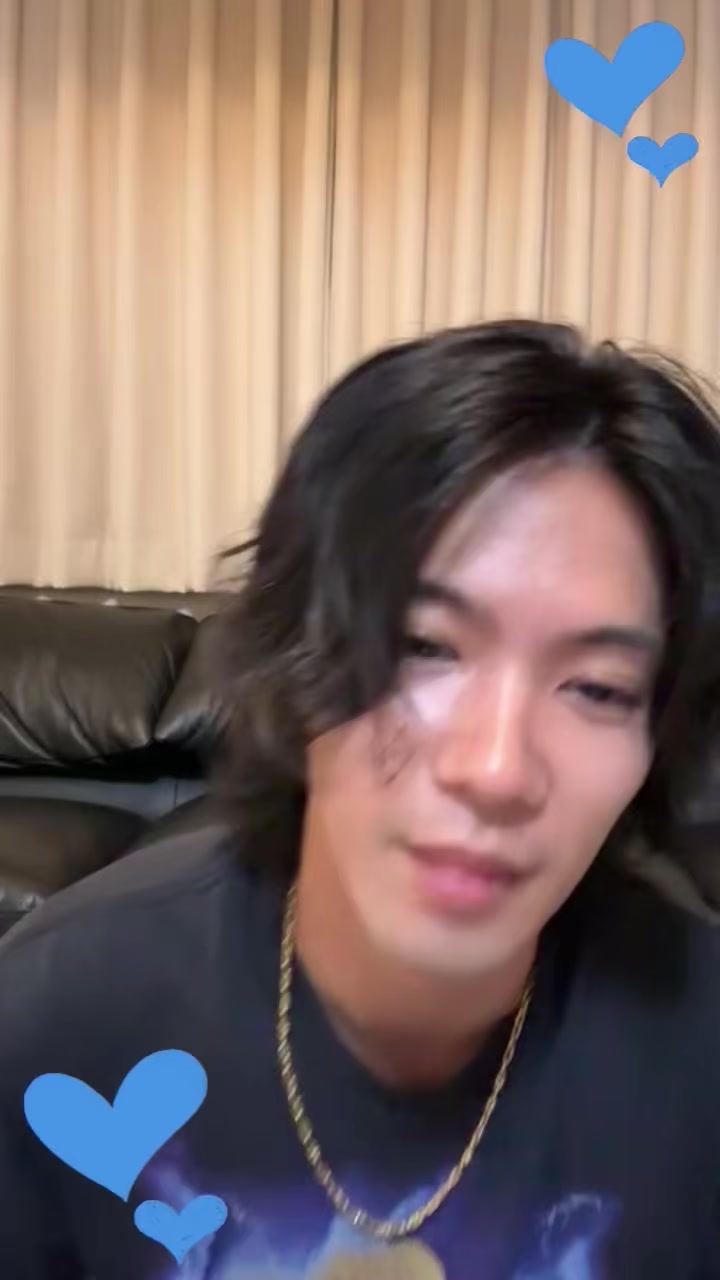 @m 🩵じぐ担です(・&forall;<)☆
