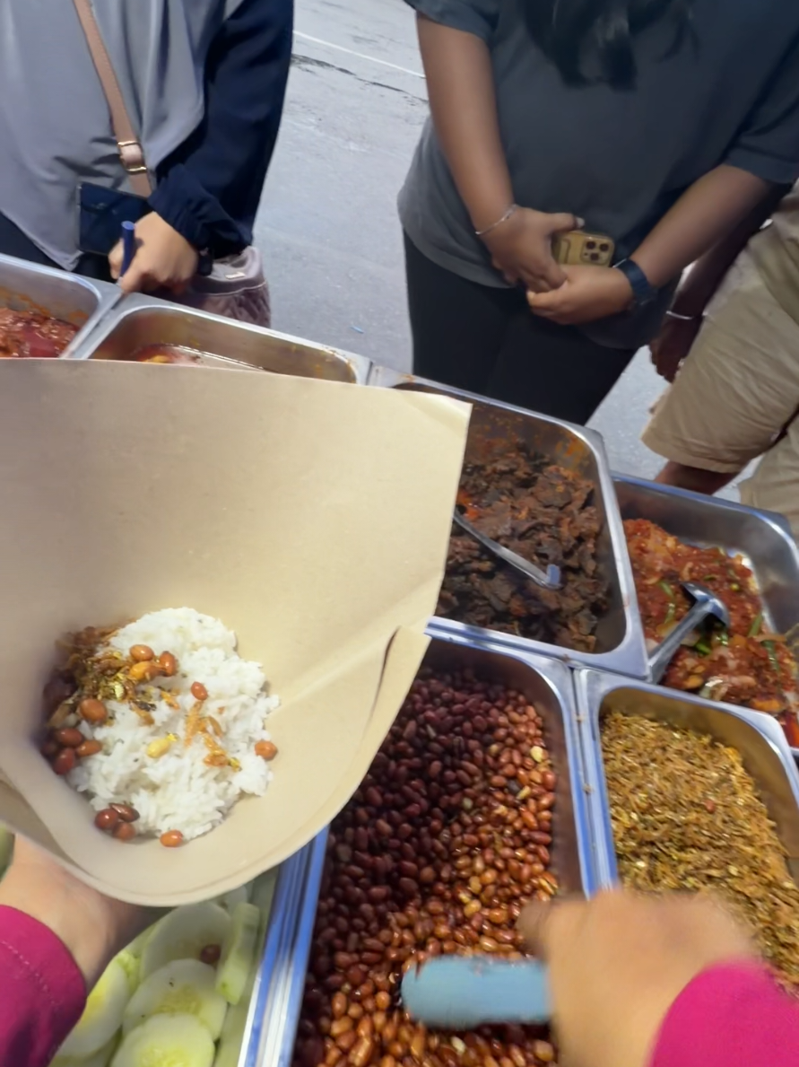 @Nasi Lemak Meletops