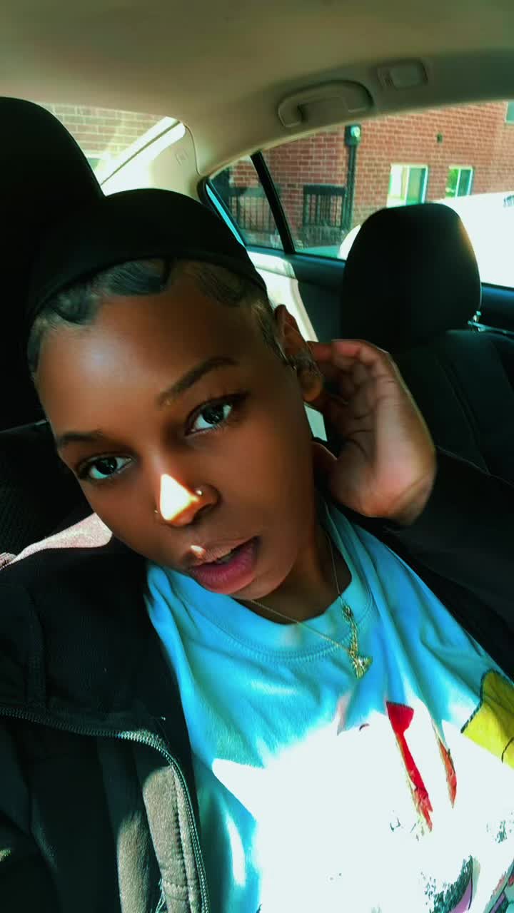 @SheTinkUnique🌻