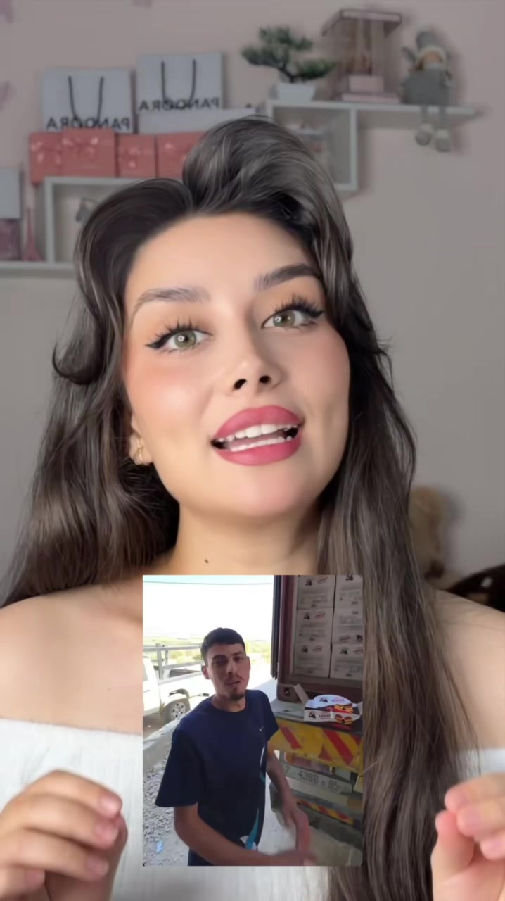 @Taya2002a