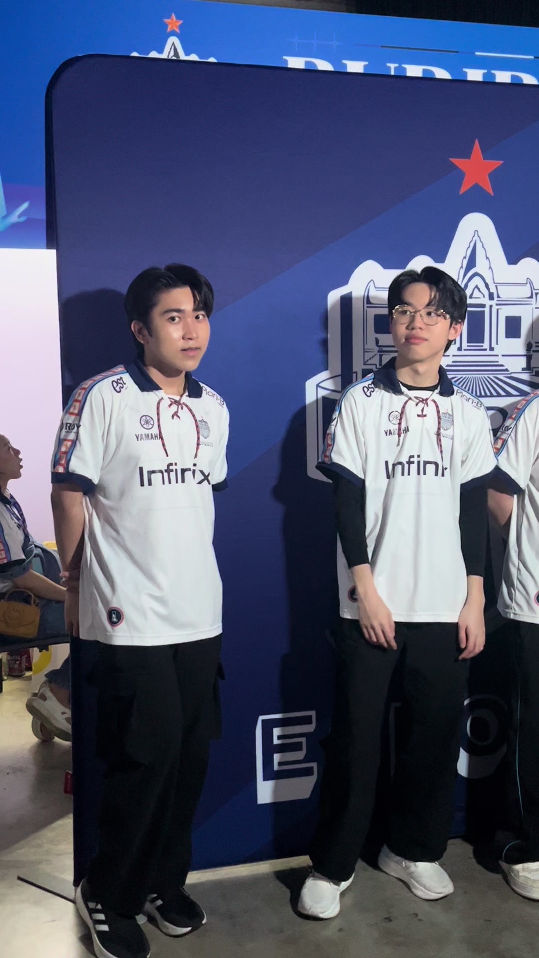 @LUCKY(แฟนคลับทีมแชมป์)