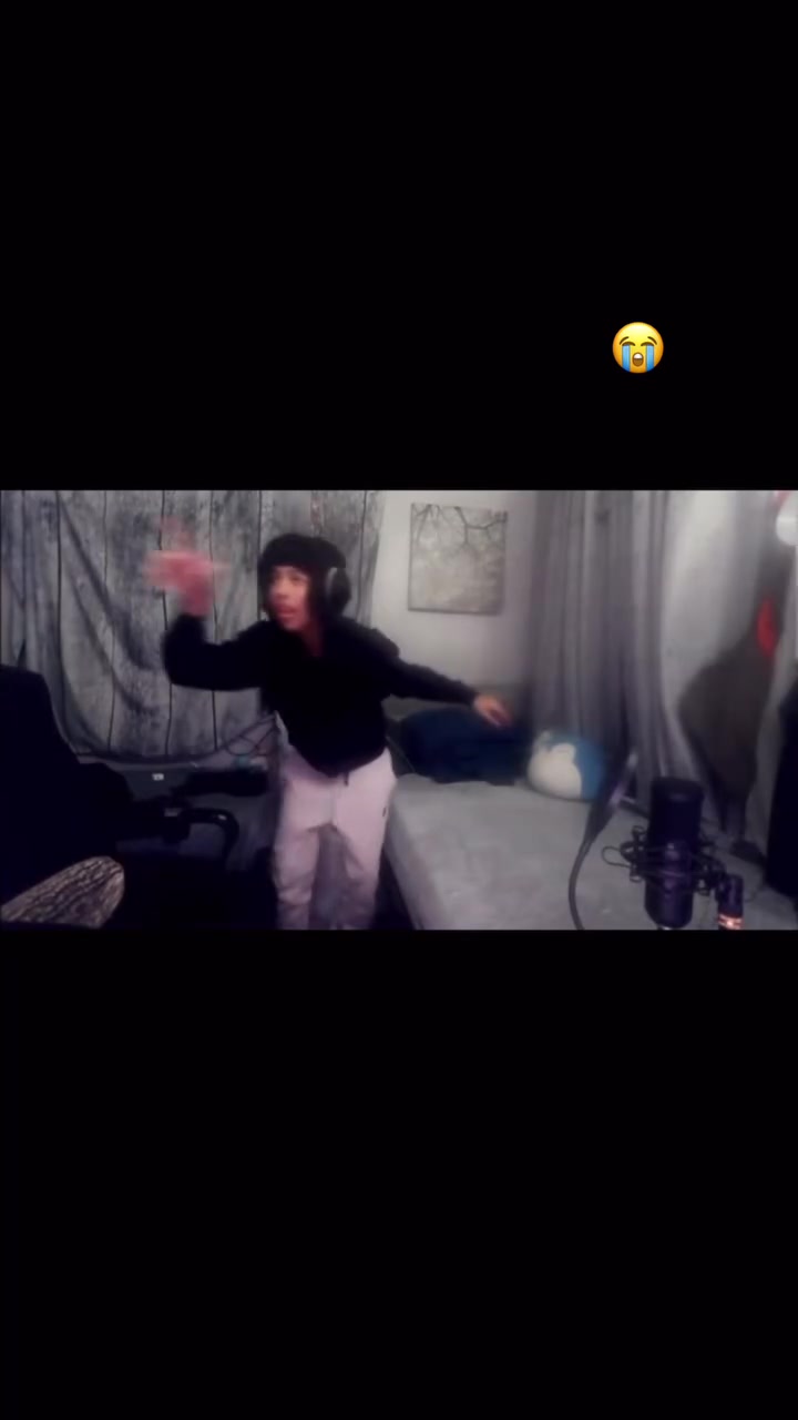 @⃟