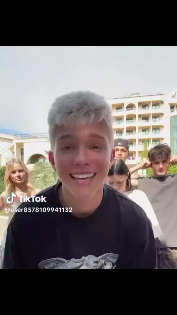 @Фан Кирочкі сонічкі і Крістюши