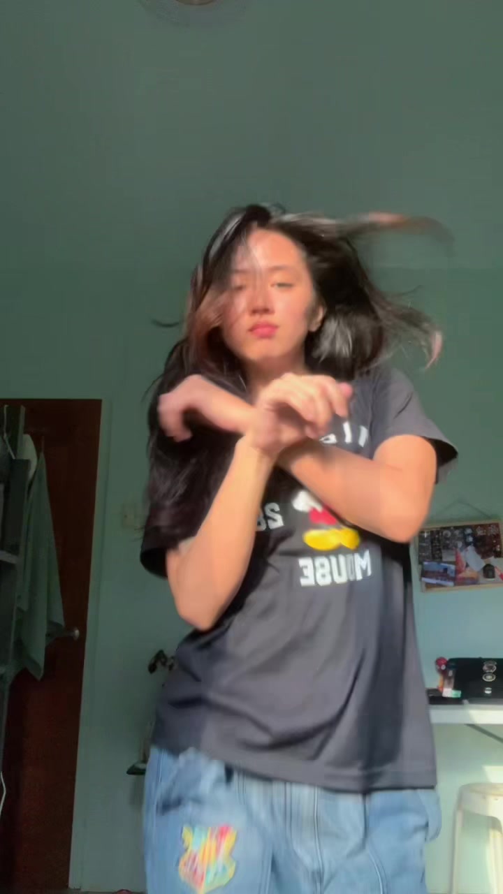 @Elleistn