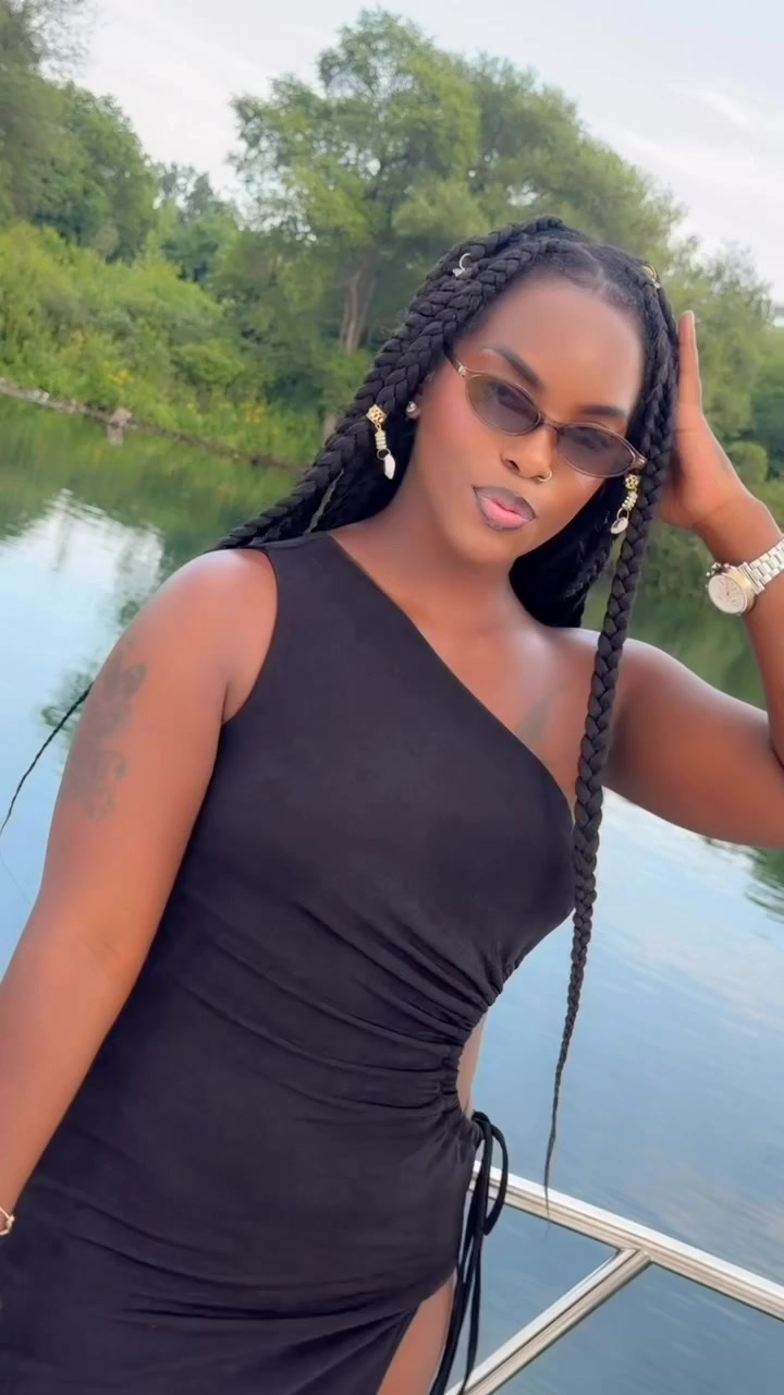 @Sexy Carolina😋🇺🇬🇷🇼